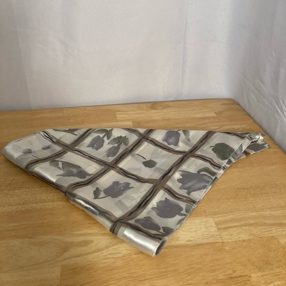 Scarf grey and white long